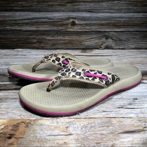 Sperry Pink Tan Leopard Print Flip Flops Girls 4